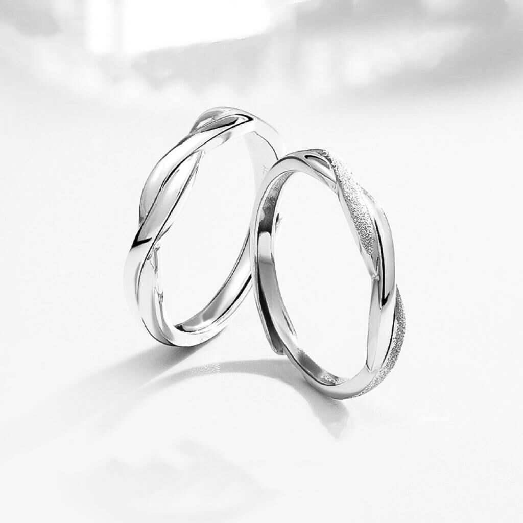 「莫比烏斯」情侶戒指 | S925純銀和鍍銀 | 免費刻字