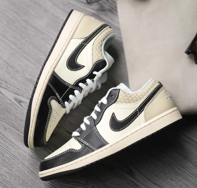 NIKE AIR JORDAN 1 LOW 椰奶色編織限定 黑色 外縫線