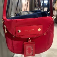 [S] MARC JACOBS M0014625-629 PREPPY NYLON MESSENGER CROSSBODY,SAVVY RED, 196611176163 (SMJ435)