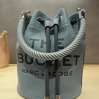 [S] MARC JACOBS H652L01PF22-050 THE LEATHER MINI BUCKET BAG,WOLF GREY, 196611022033 (SMJ437)