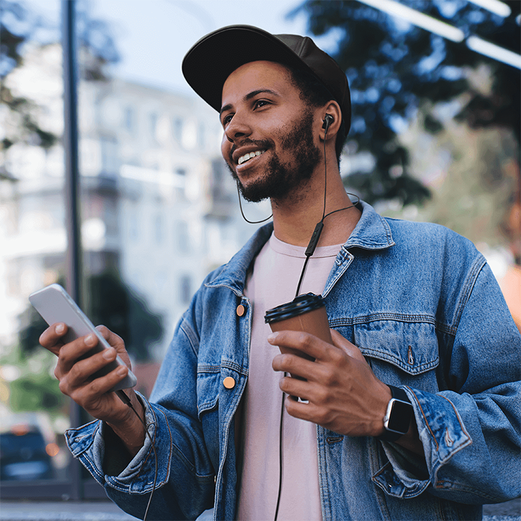 導線設有內建麥克風的簡易控制器