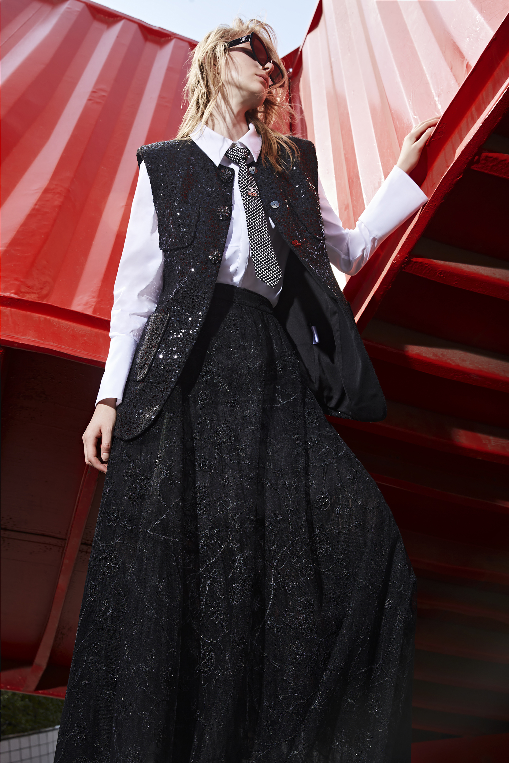 BD15001Y1 華夜亮片刺繡長馬甲(內附墊肩)