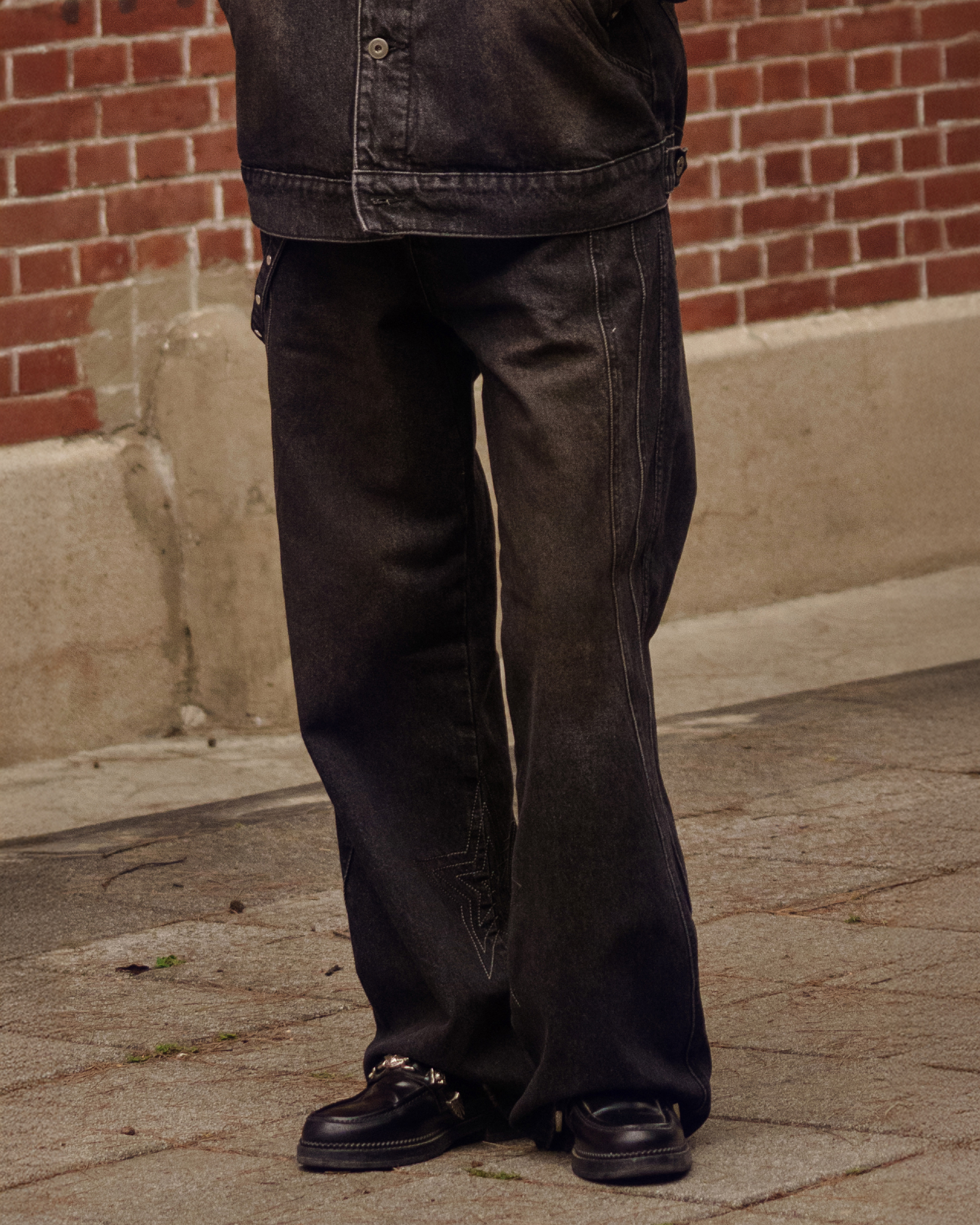 ORDINARY 不規則卯釘直筒牛仔褲