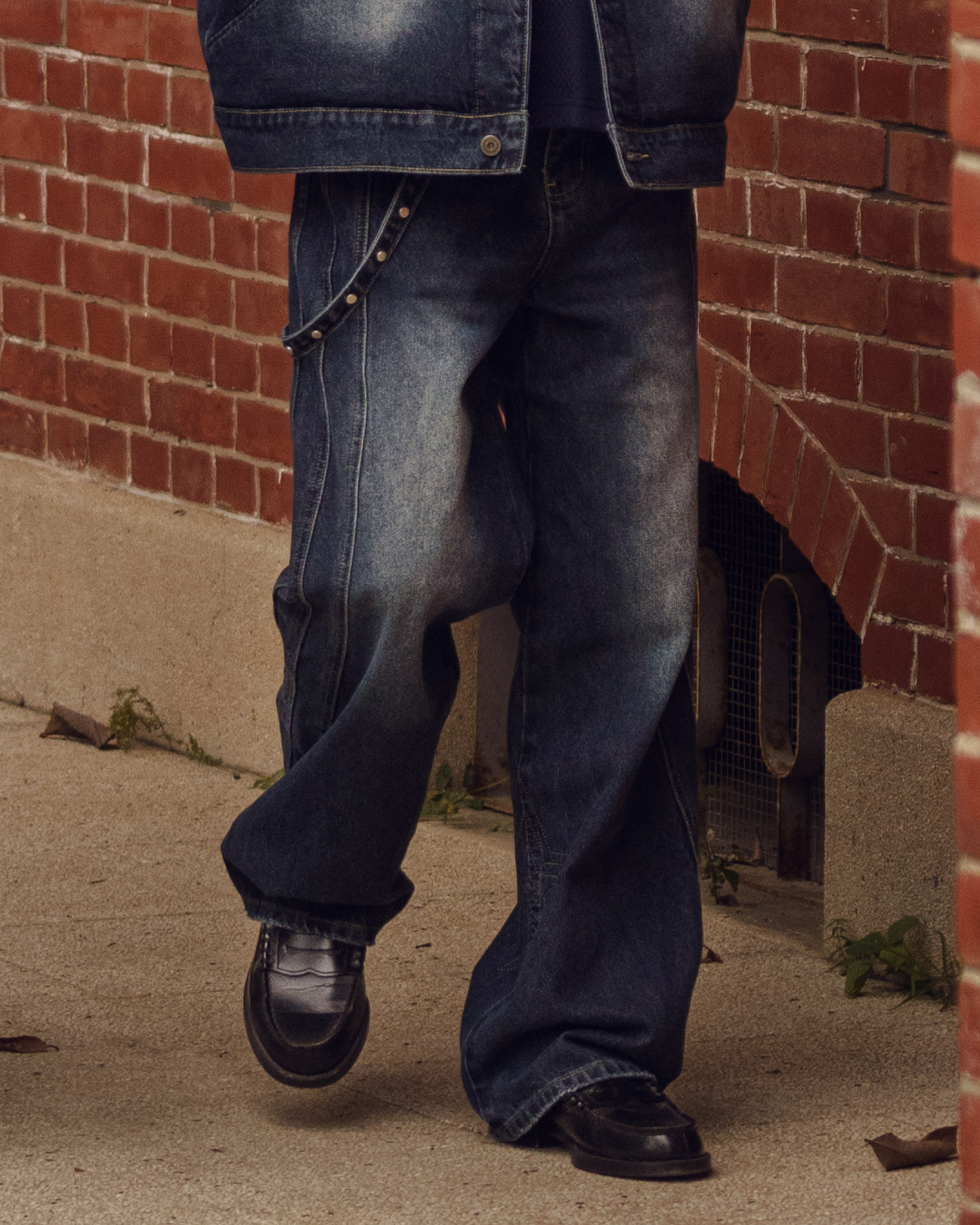 ORDINARY 不規則卯釘直筒牛仔褲