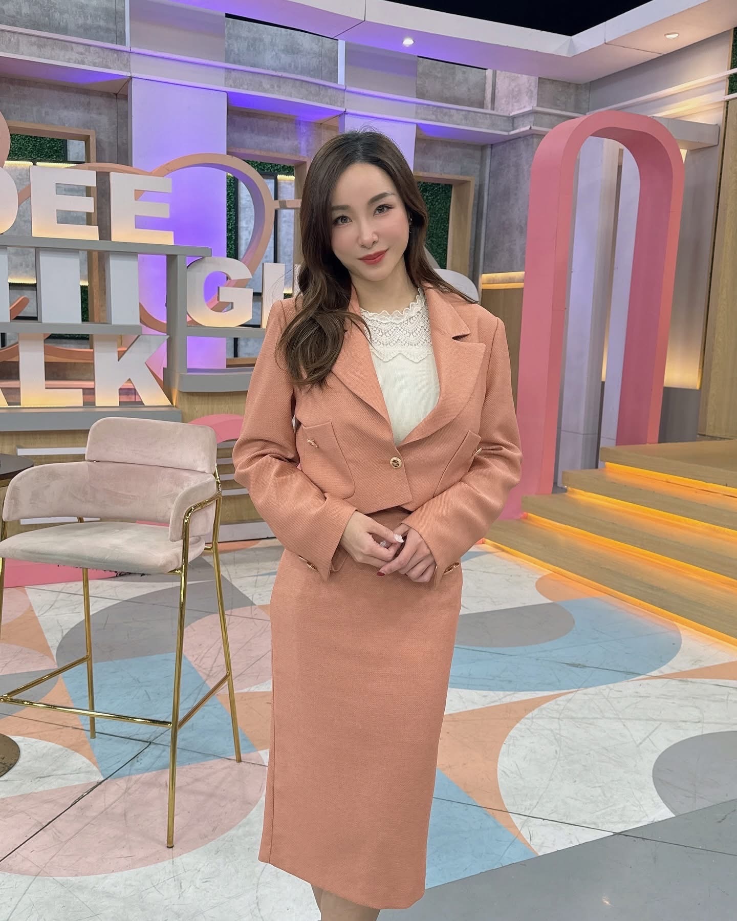 橘紅翻領西裝外套+長窄裙套裝