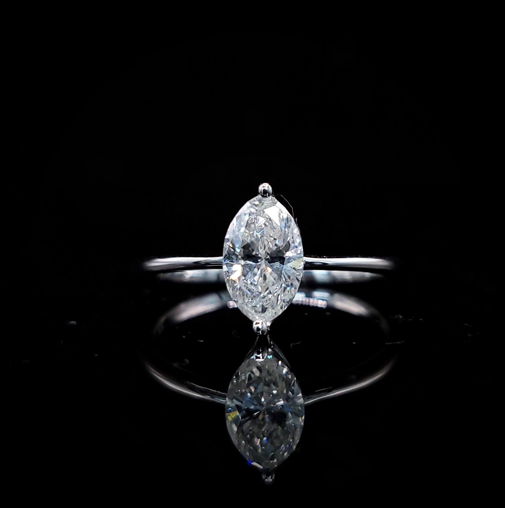 18K White Gold 0.85ct Marquise Cut Diamond Ring