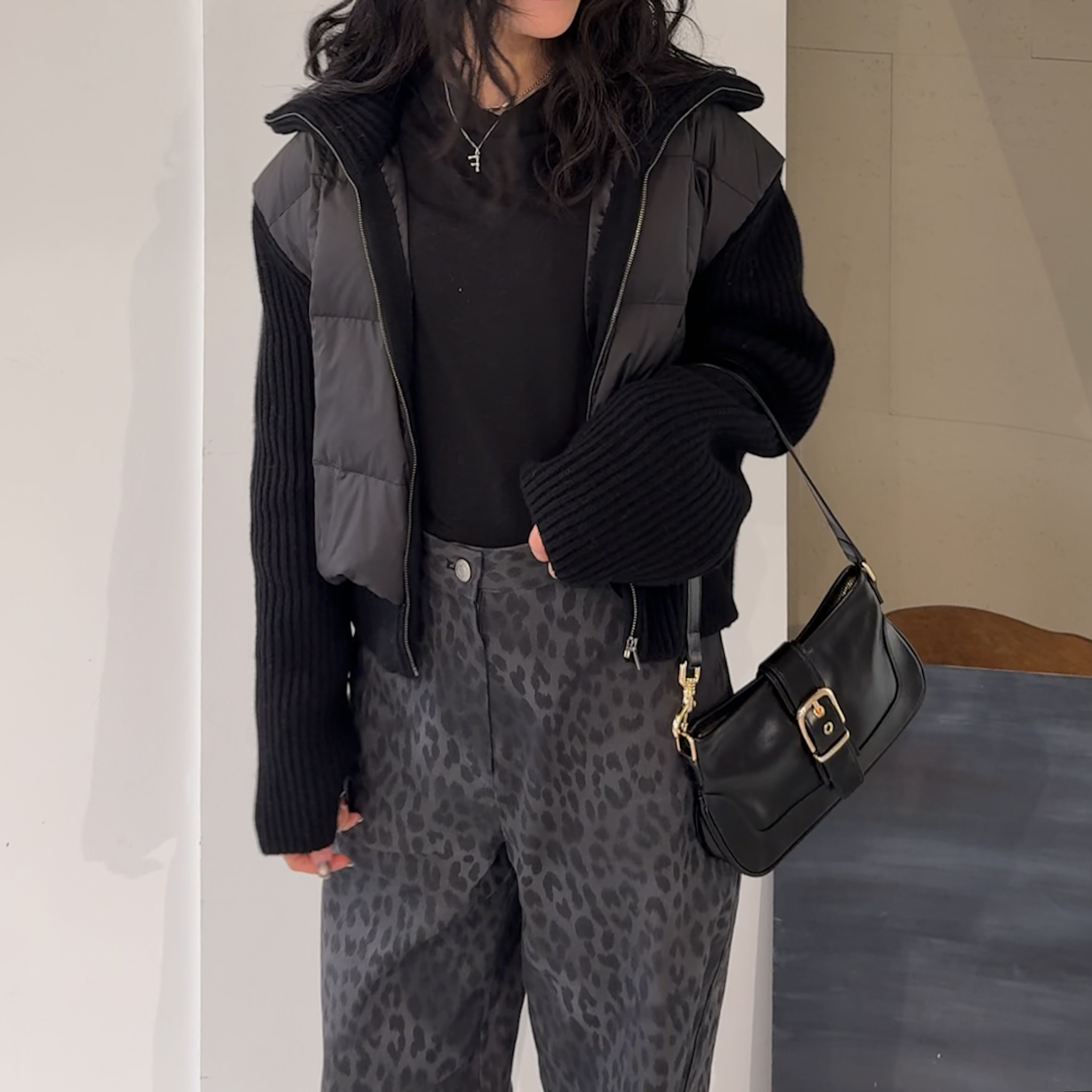 J05俐落設計拼接羊絨鴨絨外