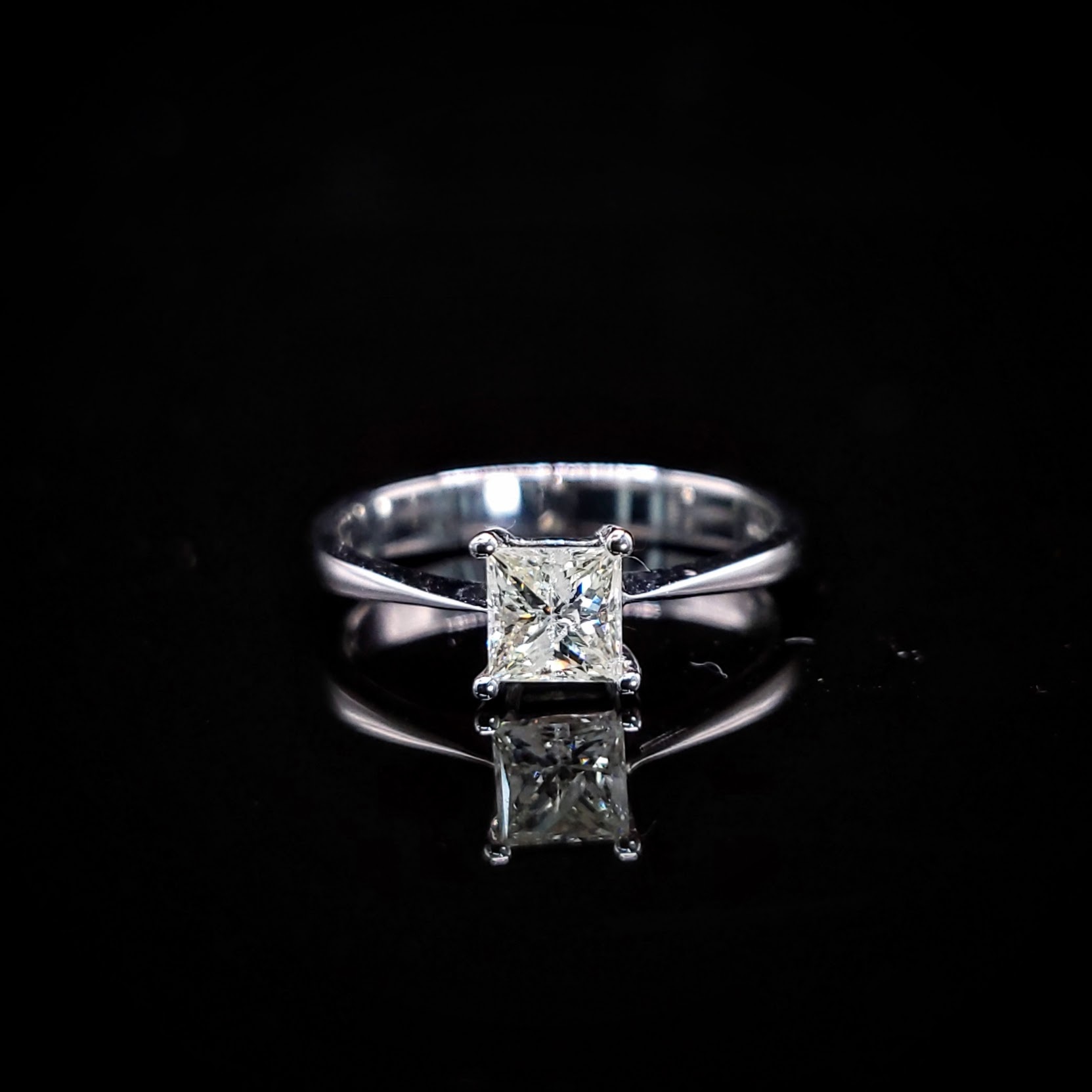 18K White Gold 0.46ct Princess Cut Diamond Ring