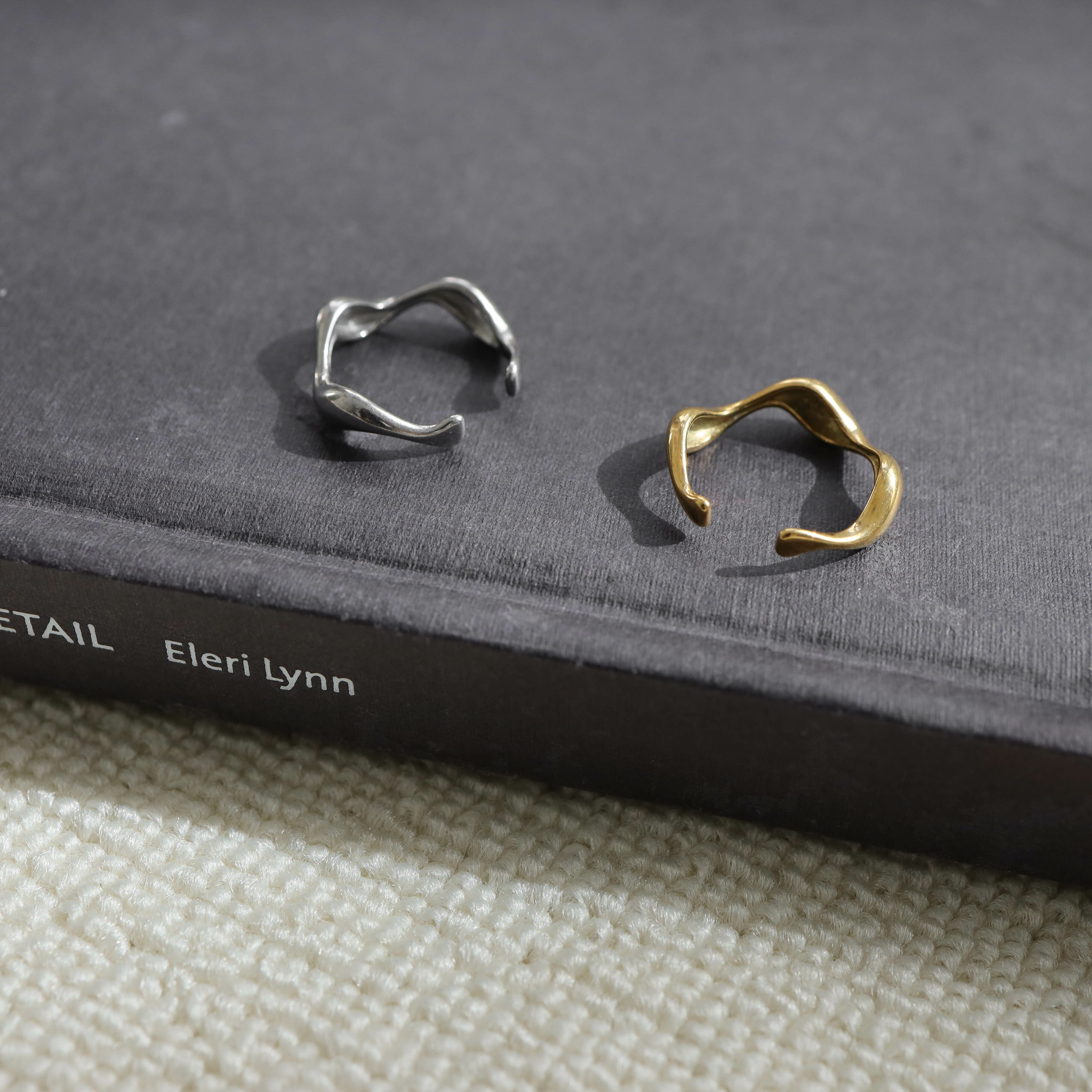 不怕水兩色大波浪鋼戒