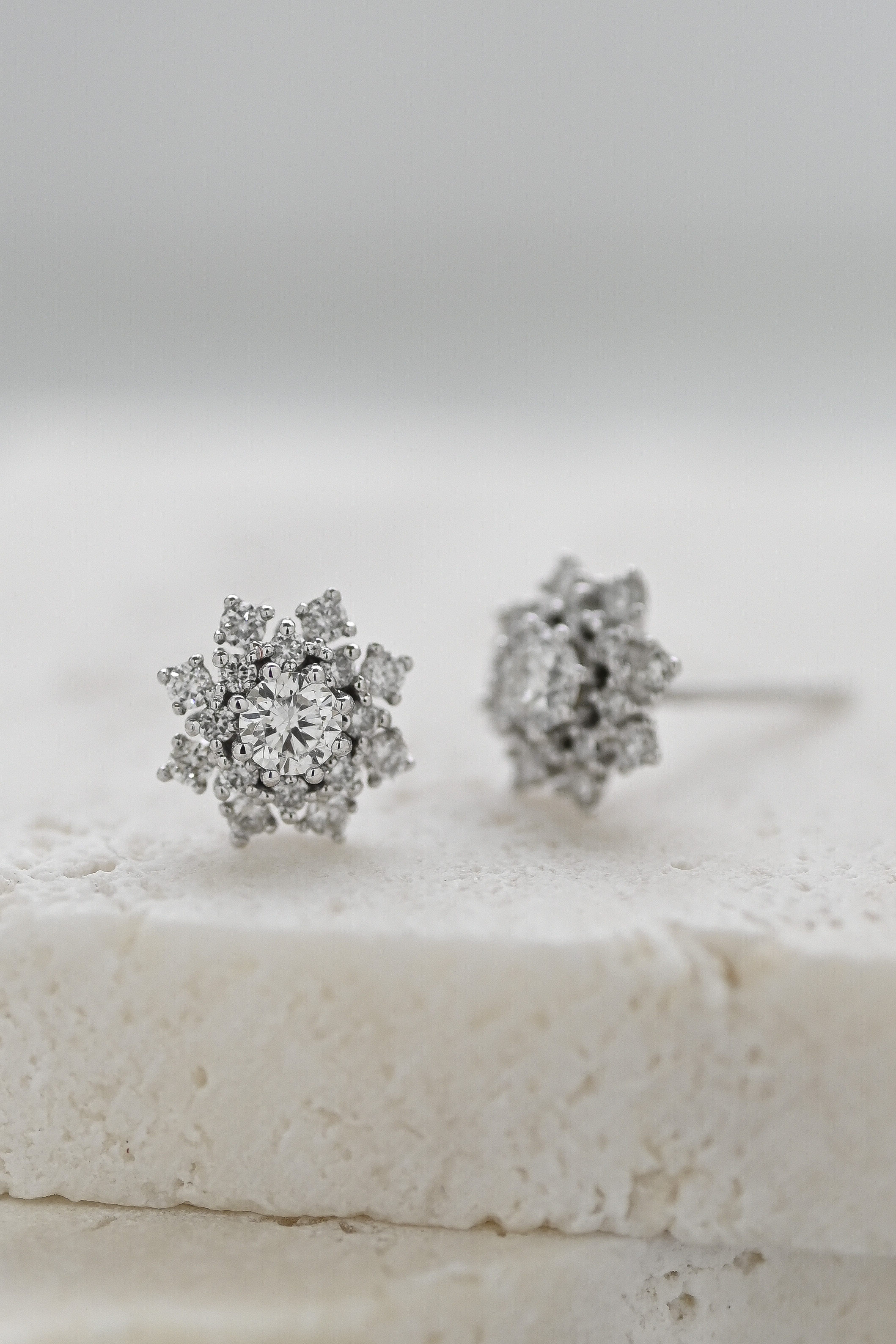 18K WG Diamond Earring