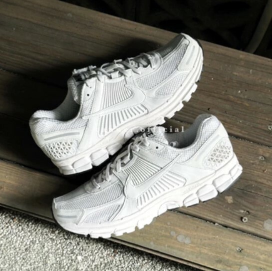 <零瑪出清> NIKE ZOOM VOMERO 5 "VAST GREY" 奶灰色 BV1358-001