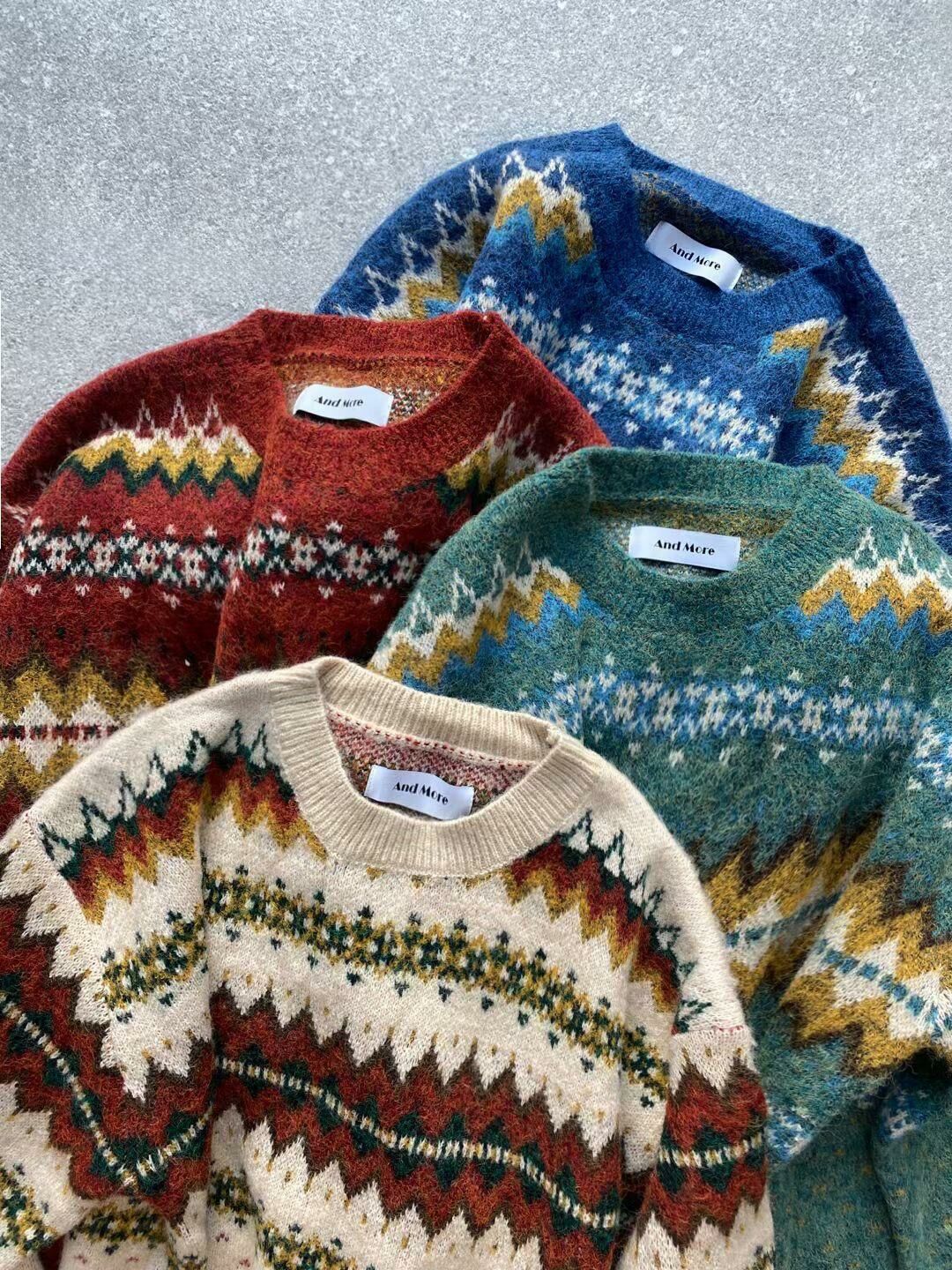 圓領民族花針織衫 And More-054T