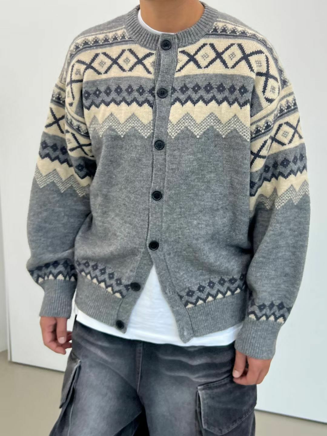 圓領民族花開胸針織外套 And More-056JK