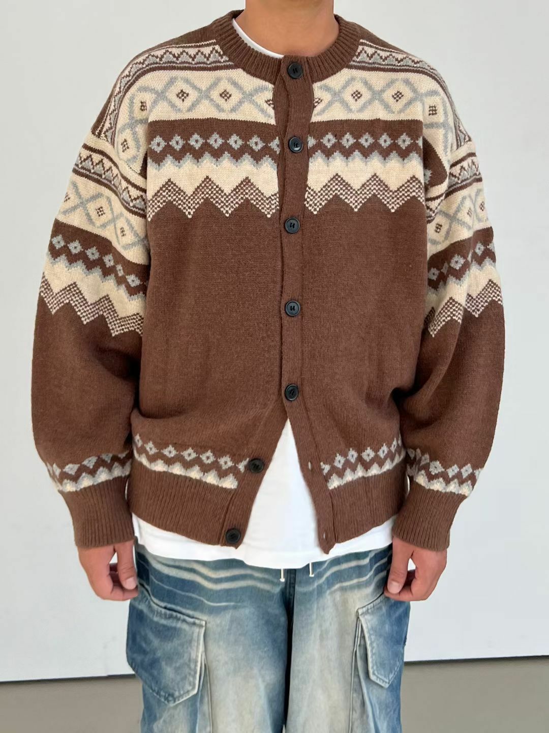 圓領民族花開胸針織外套 And More-056JK