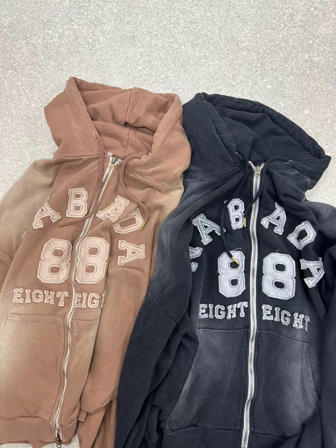 仿污英文字連帽拉鍊外套 And More-068Jk