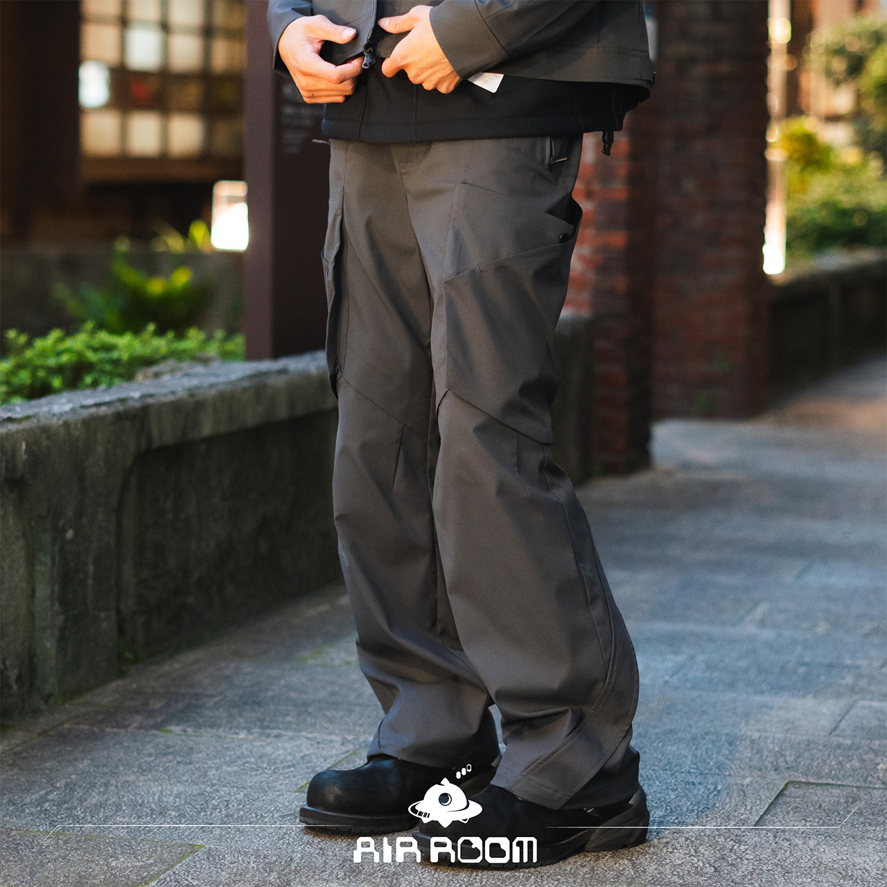 2024AW oqLiq Pleated Polygon-Pocket Pants 工作 機能 長褲 工作褲 YKK 現貨 24AP11