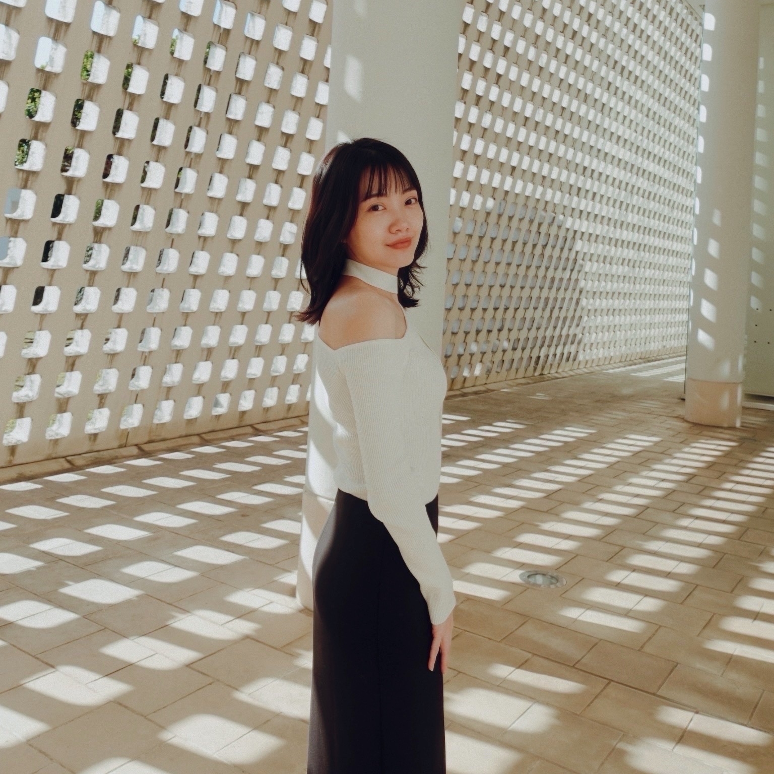 1W03 自留!設計感斜肩繞脖針織上衣 四色