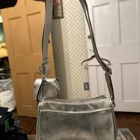 [S] MICHAEL KORS 32T4SJ6C6M MD TZ PCH XBODY W/ STRAP LEATHER,SILVER, 196237954749 (SMK1133)
