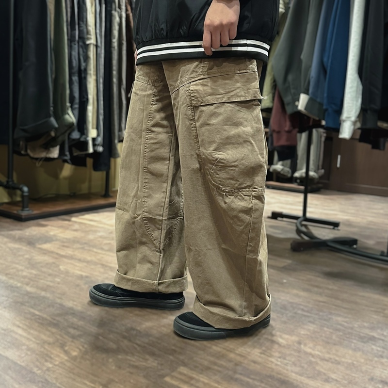 大地色彎刀牛仔長褲