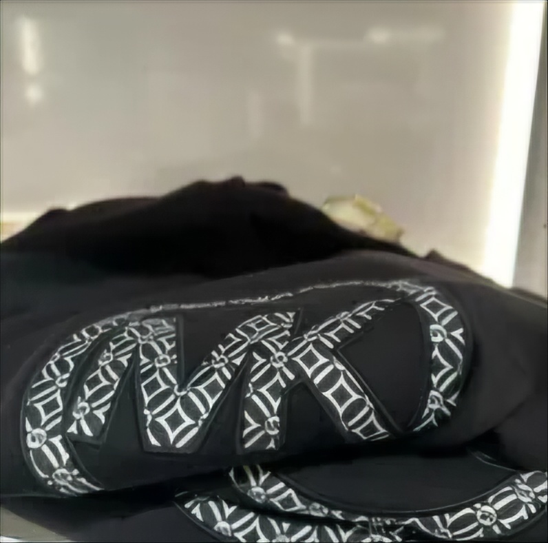 [S] MICHAEL KORS MONOGRAM LOLO SWEATSHIRT,BLACK/SILVER, JF451JXA28-BLACK/SILVER [FINAL SALE] (SMK1172)