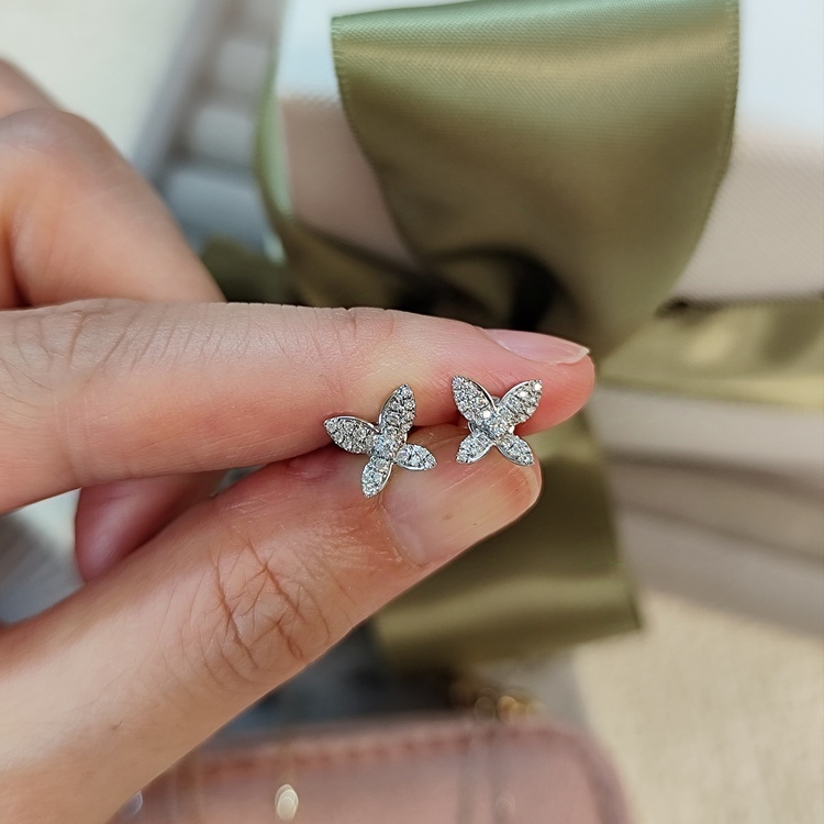 18K白金鑽石蝴蝶造型耳環