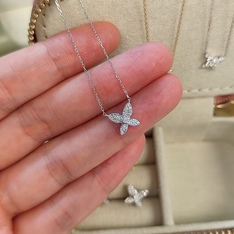 18K白金鑽石蝴蝶造型頸鏈