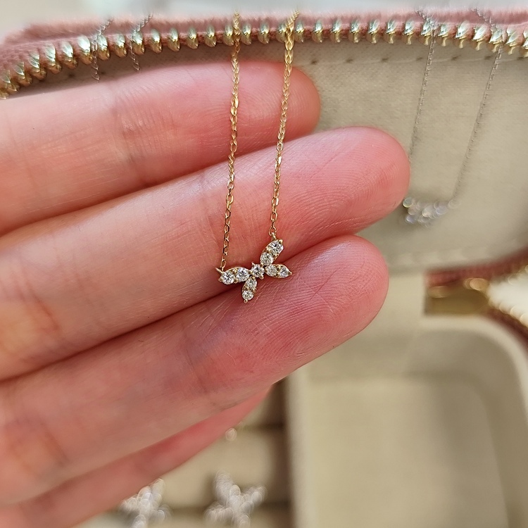 18K黃金鑽石蝴蝶型頸鏈