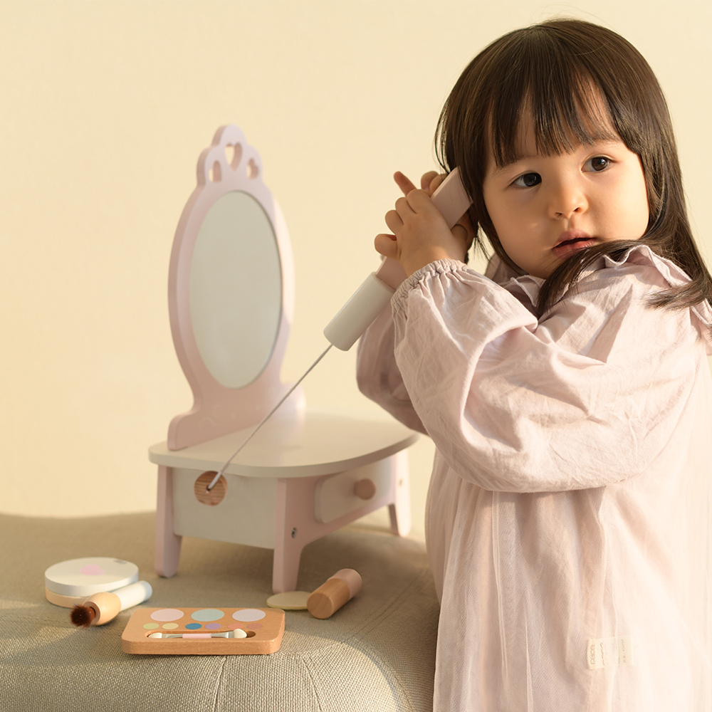 【德國 classic world 】我的最愛化妝台