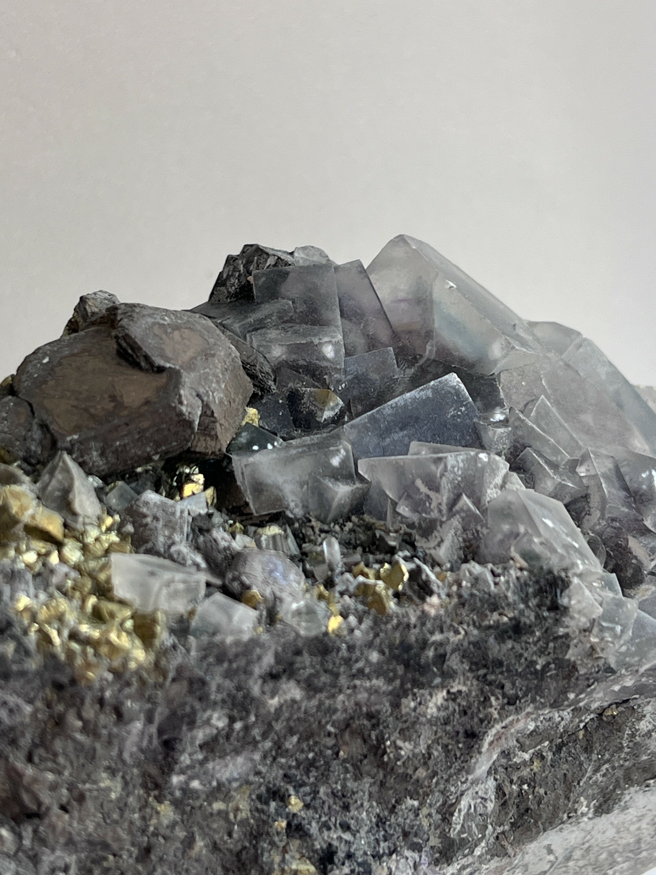 綠螢石共生黃鐵礦 Green Fluorite&PYRITE