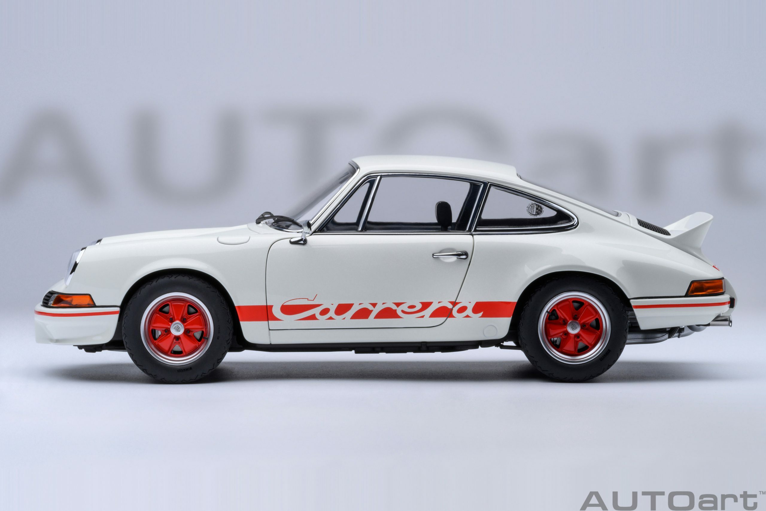 預訂 (訂金$300) (預訂價$1440) :1/18 AUTOART Porsche 911 Carrera 2.7 RS (Grand Prix White with Red stripes) (78030)
