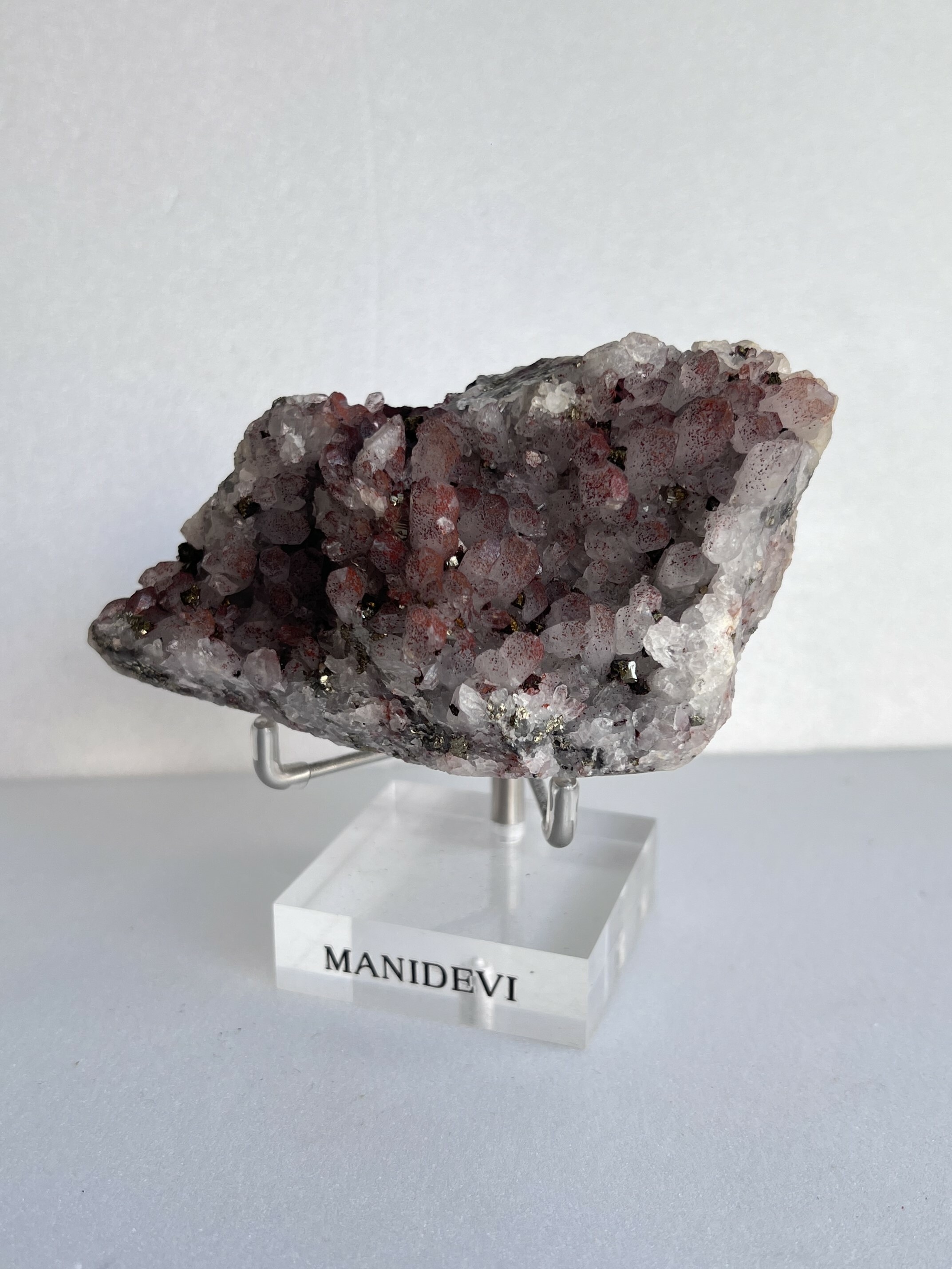 大天使連結礦頻-紅水晶共生黃鐵礦 MAGRCO278324