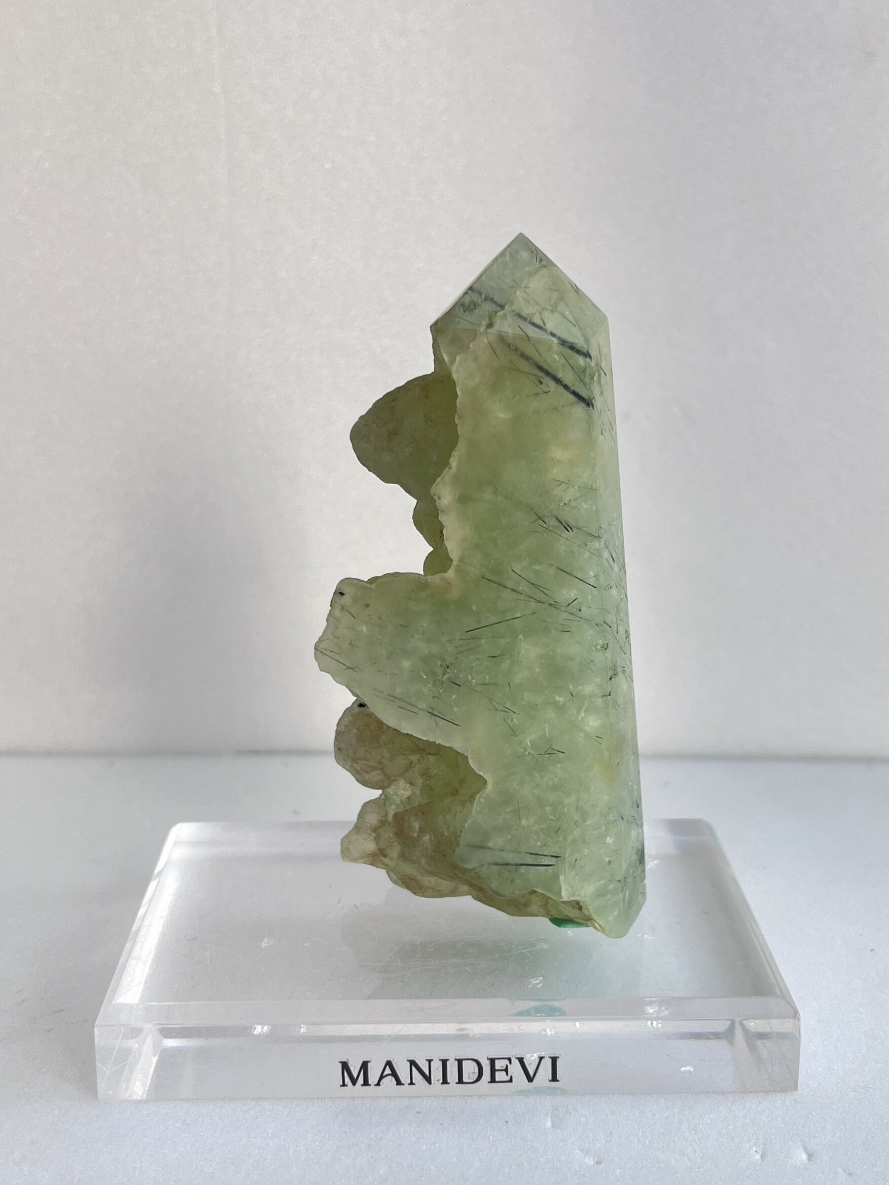 翡翠葡萄石 Prehnite