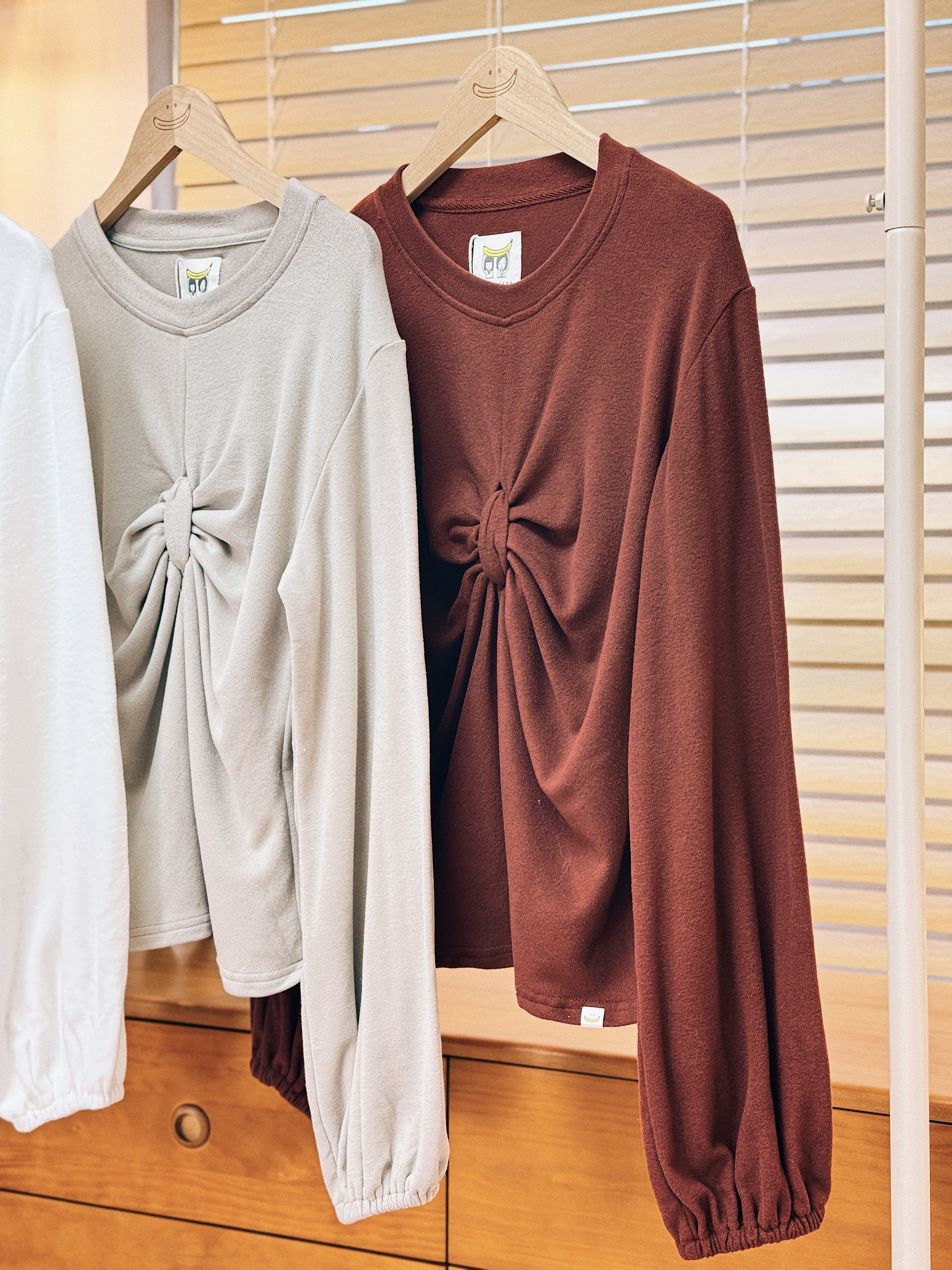 三色 / 柔軟大蝴蝶結長袖上衣 / Soft Ribbon Knitted Long Sleeve Top