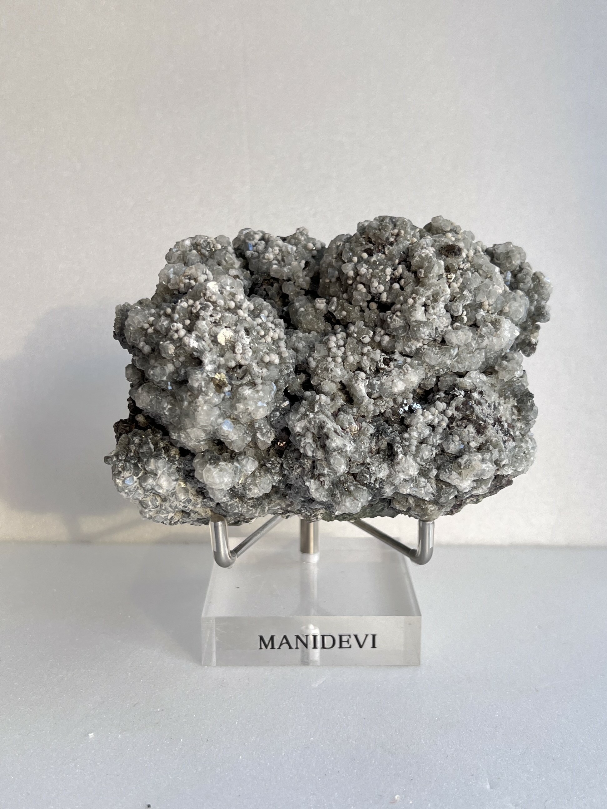 魚眼共生黃銅 Apophyllite &Chalcopyrite