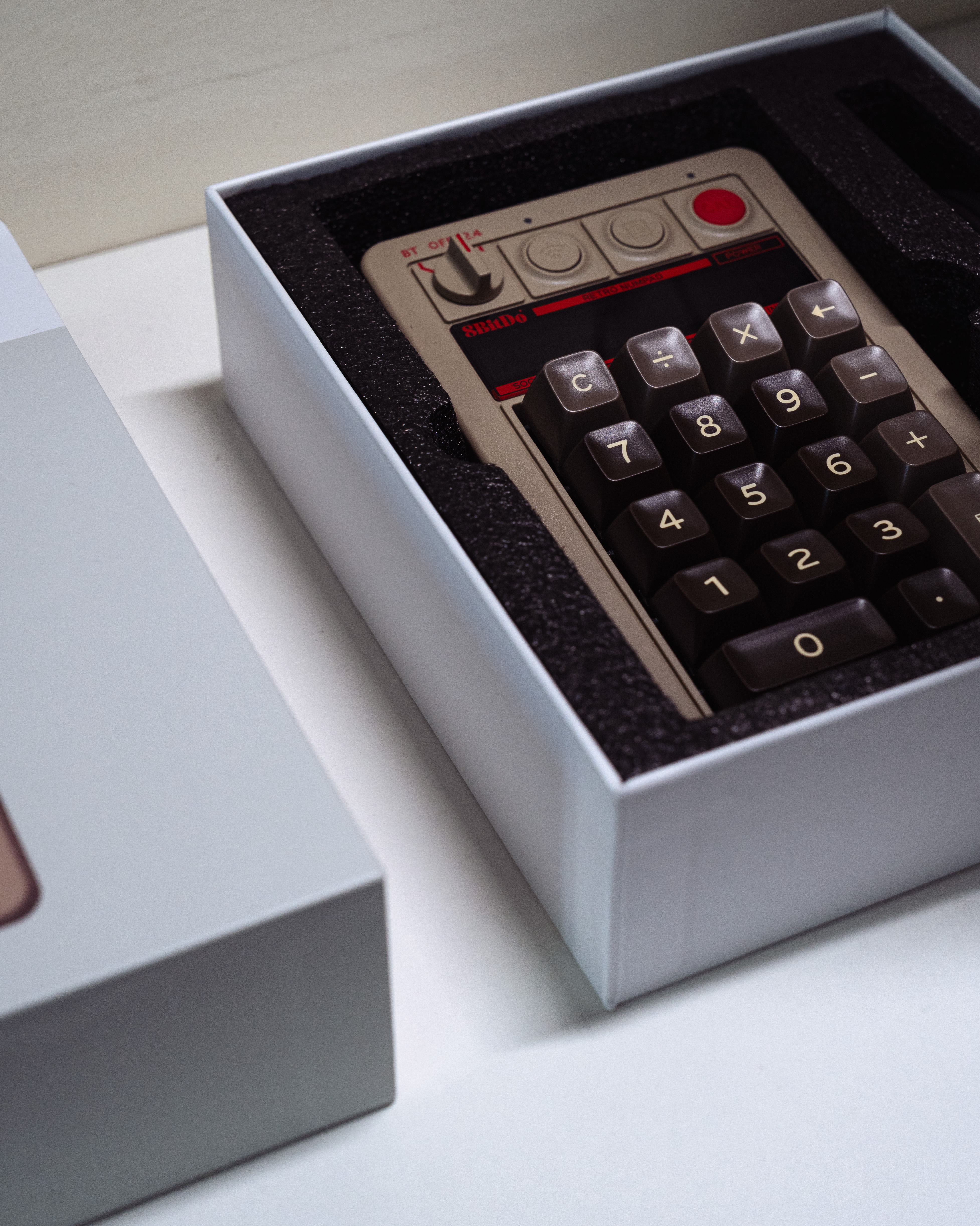 『打字狂熱份子 辦公人最愛 🛜』8BitDo 無線二合一數字鍵盤計算機