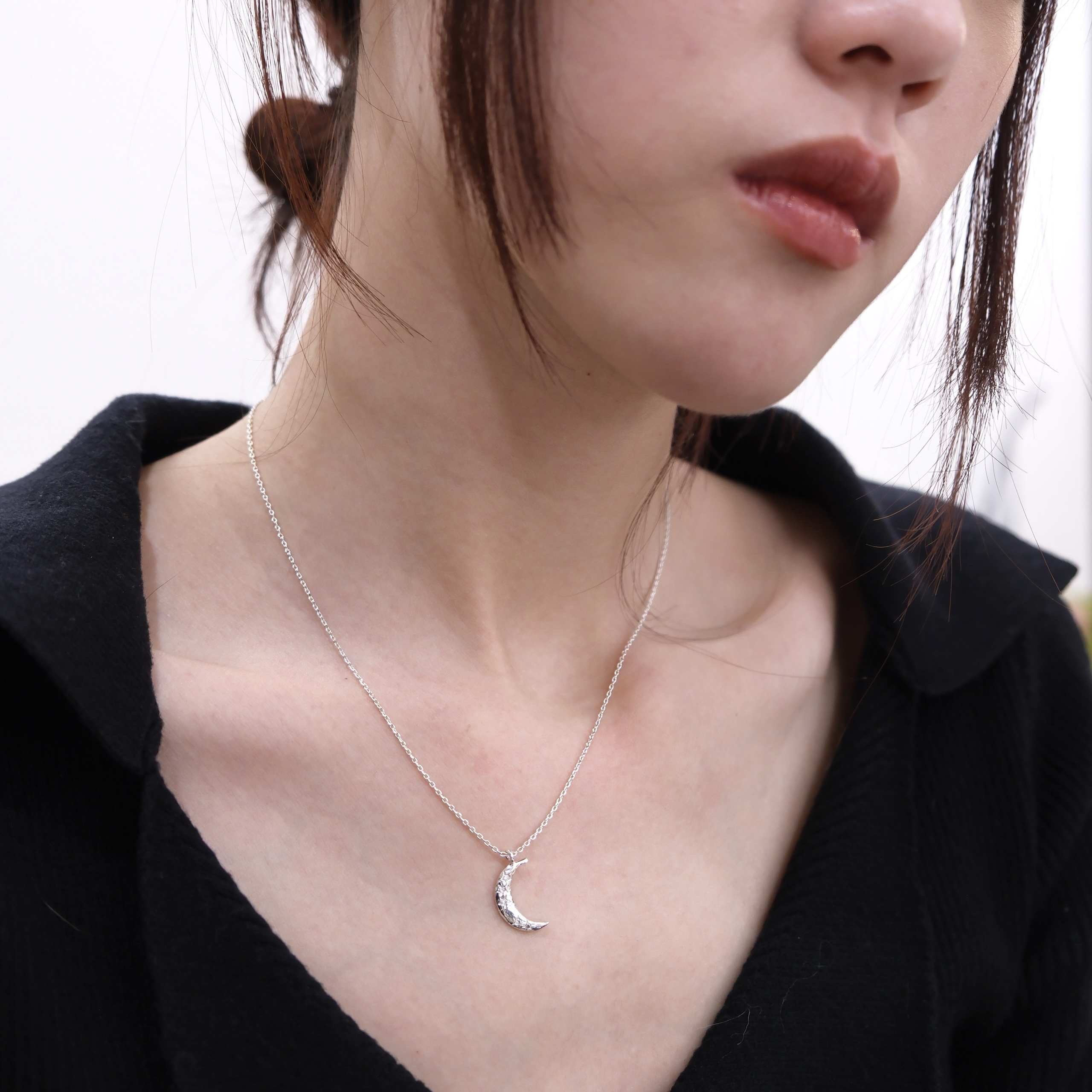 LISA ANGEL-銀色水金新月項鍊