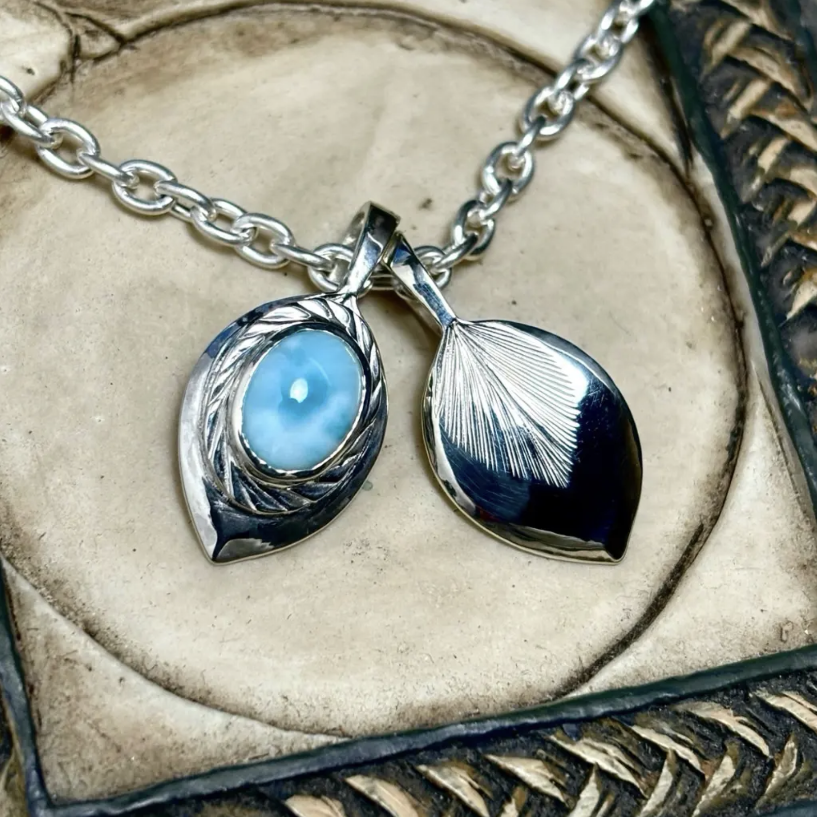 鳴島翔 Maile Leaf pendant