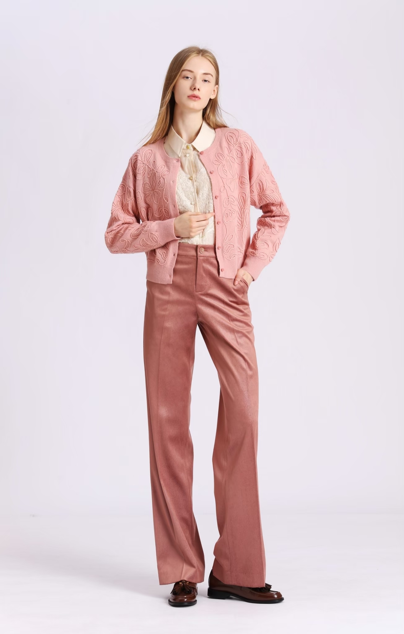 BD15256D1 花瓣軌跡立體花形壓線針織外套 (2色)