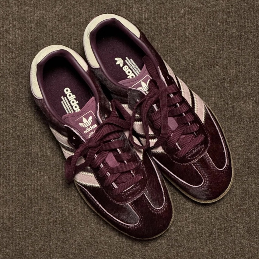 ADIDAS SAMBA OG "MAROON SAND STRATA PONY" 牛毛 勃根地 酒紅色 灰粉 焦糖底 絨毛 女鞋 JP5330 / 調貨