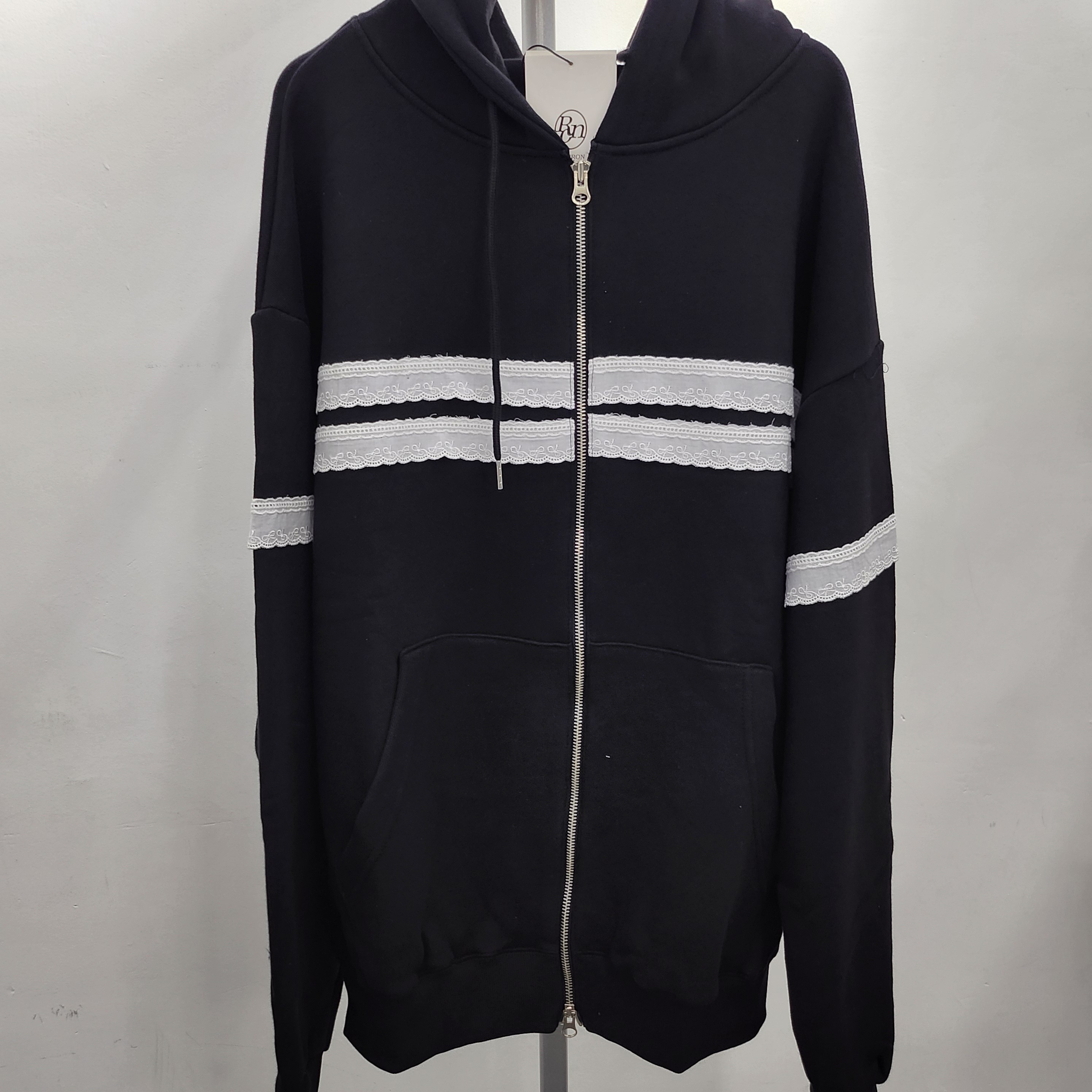 RONRON TORCHON RIBBON LACE OVERSIZED HOODIE