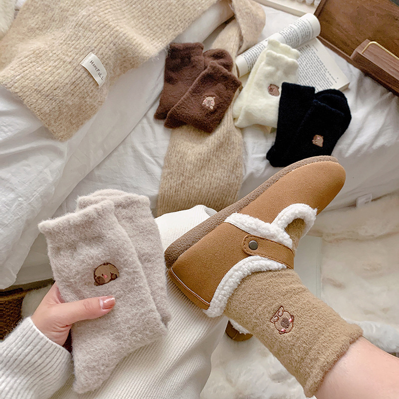 《5565》秋冬刺繡卡皮巴拉澳絨加厚襪
