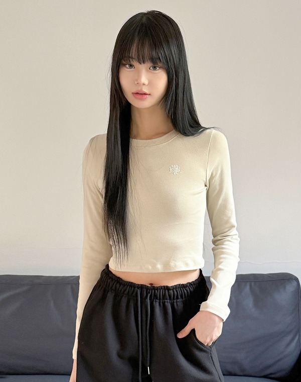 預訂｜MUAHMUAH SLIM FIT CROP LONG SLEEVE T-SHIRT