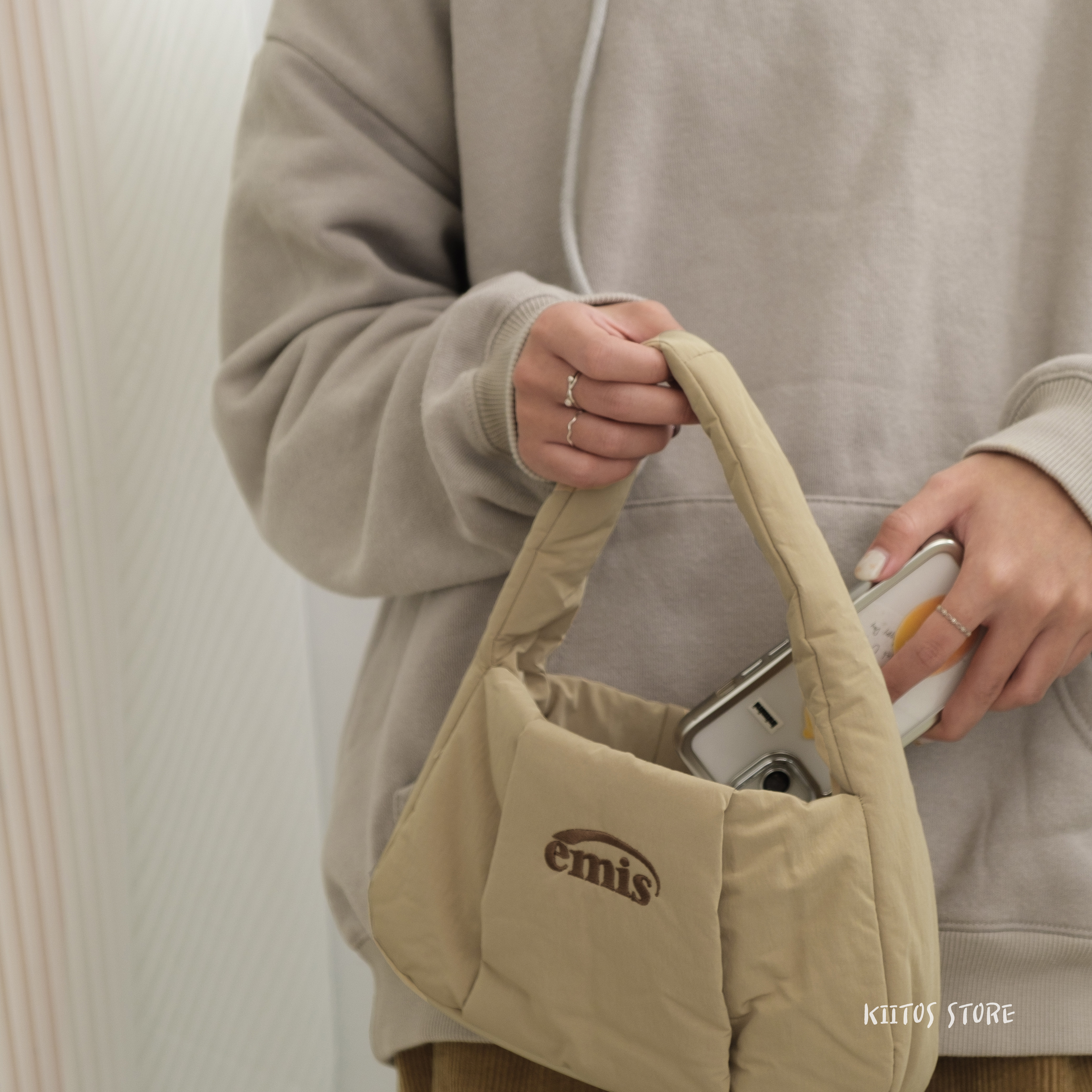 現貨】emis Padded Hobo bag 手提肩背方形可頌包
