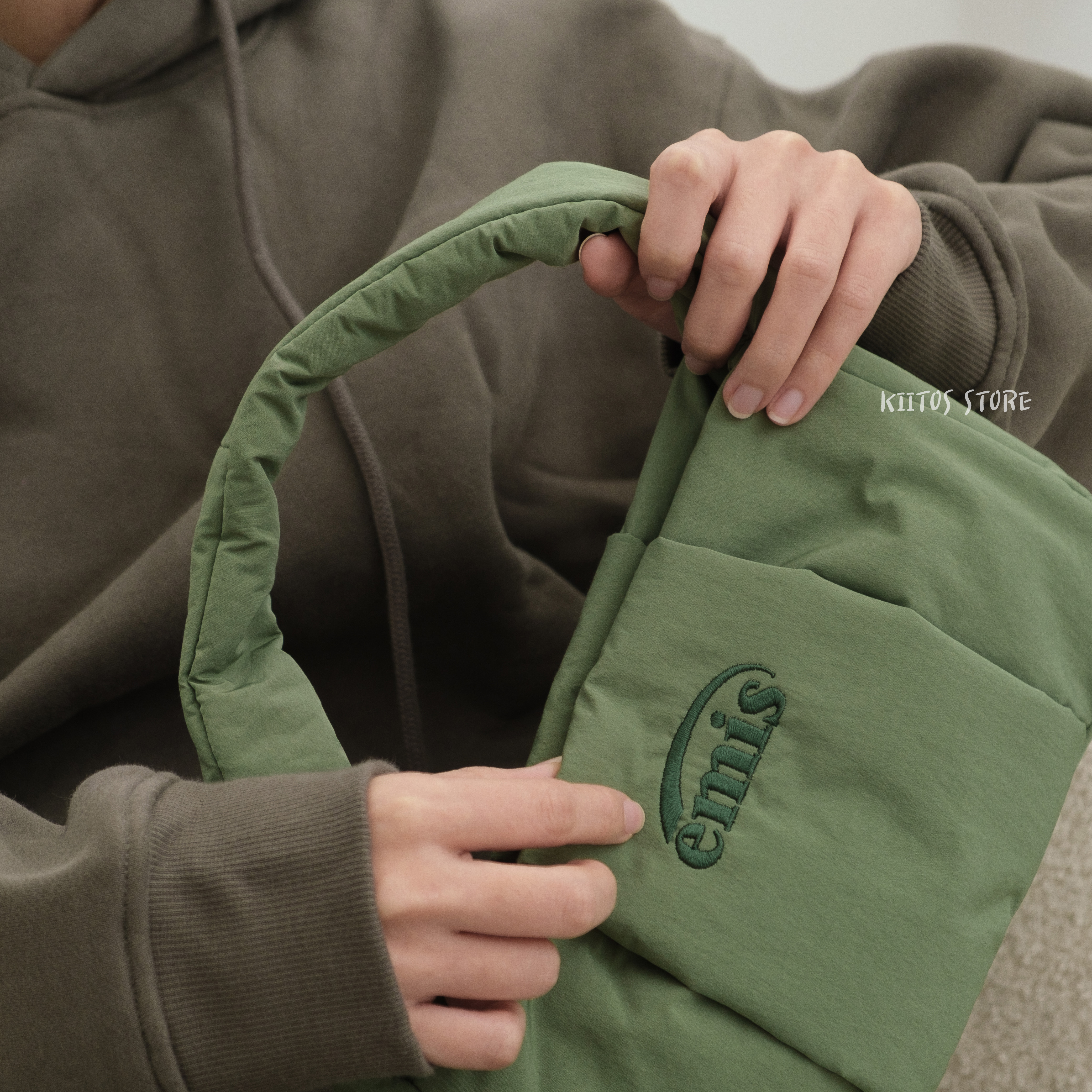 【emis】韓国人気★ PADDED HOBO BAG EMIS Padded Hobo Bag Khaki | Stylish & Functional | Koriah