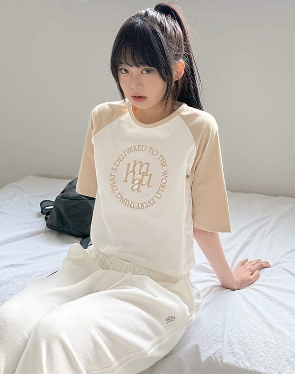 預訂｜MUAHMUAH STITCH LOGO RAGLAN HALF T-SHIRT