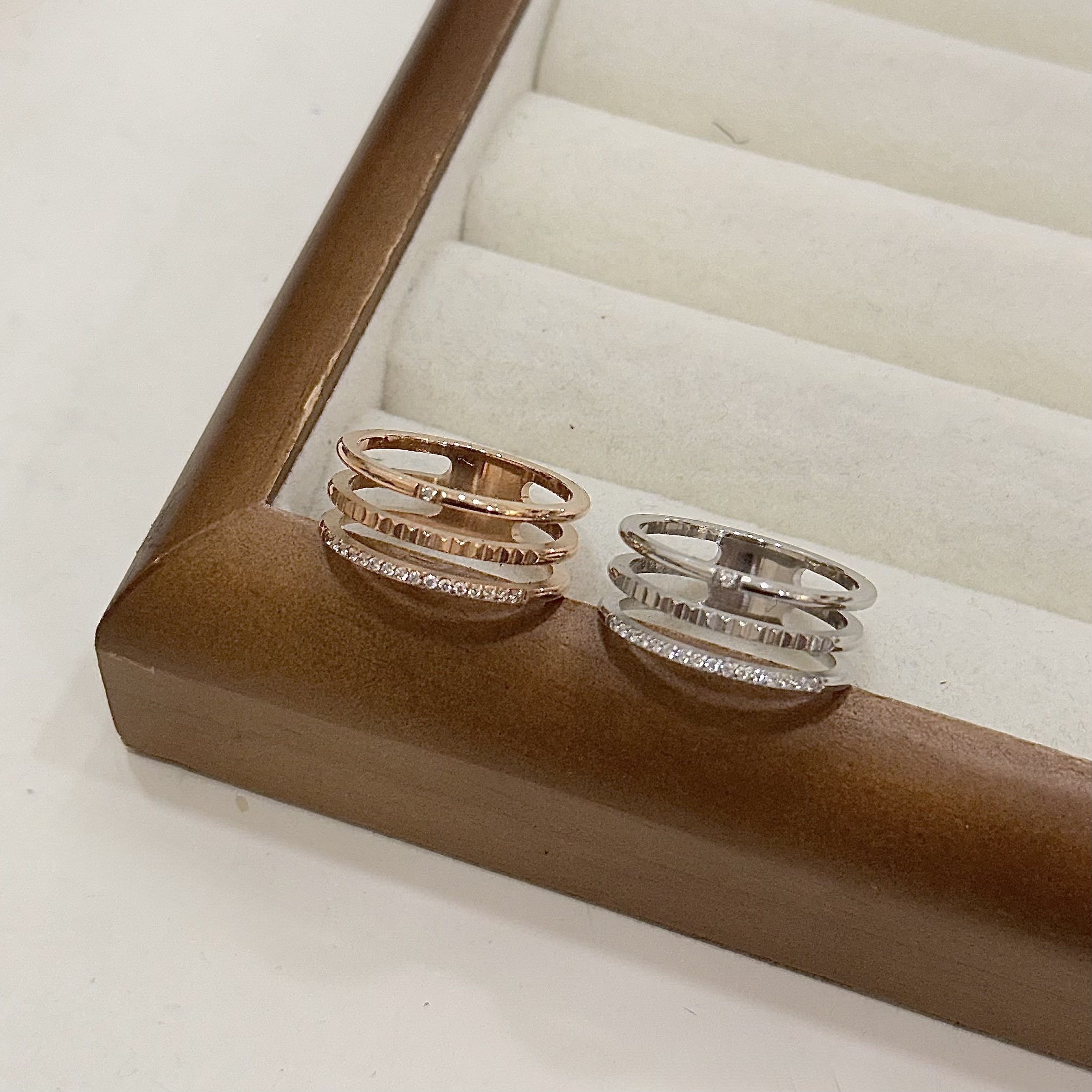 K07【鈦鋼】排鑽切割三層鈦鋼戒指