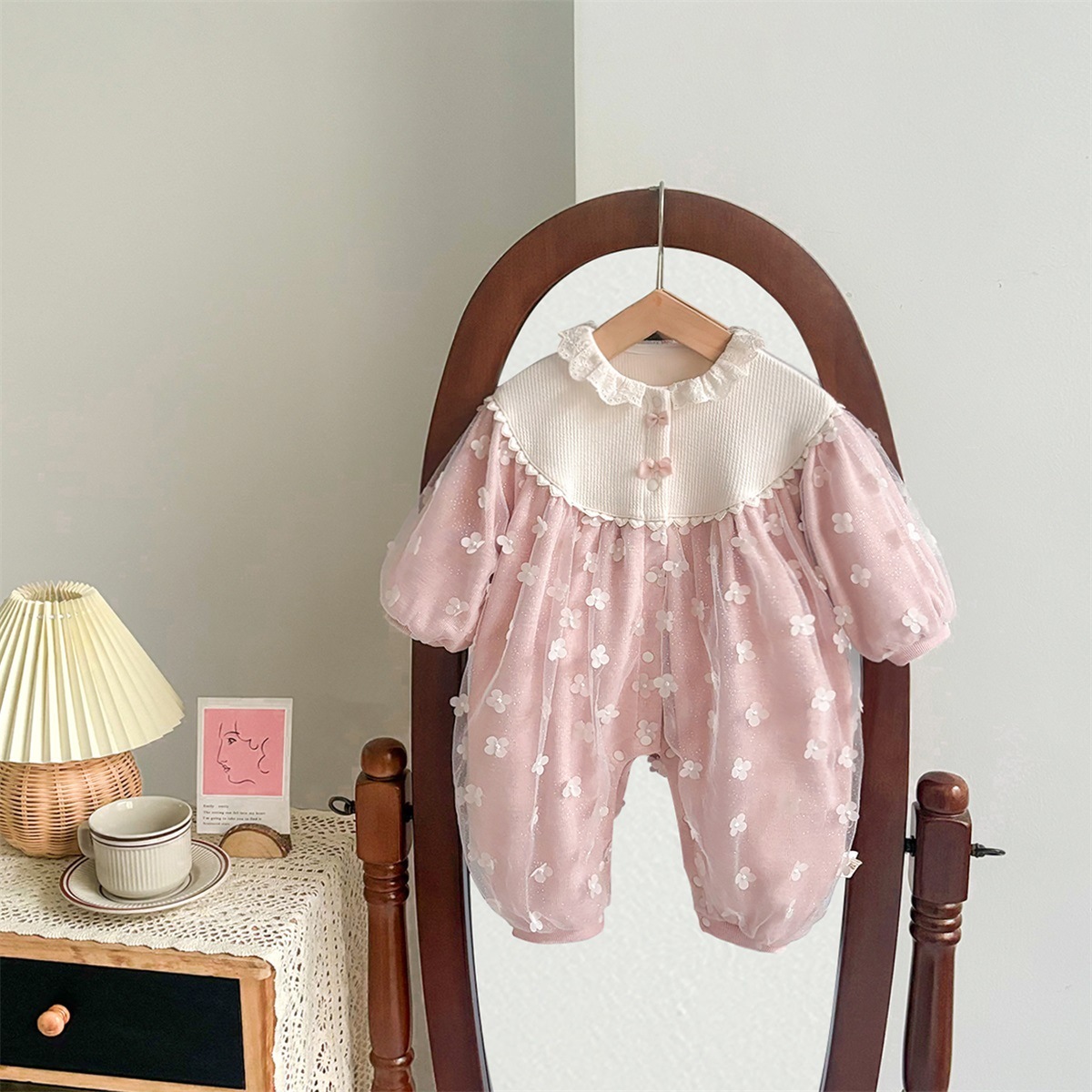 25 春款立體蕾絲花朵包屁衣