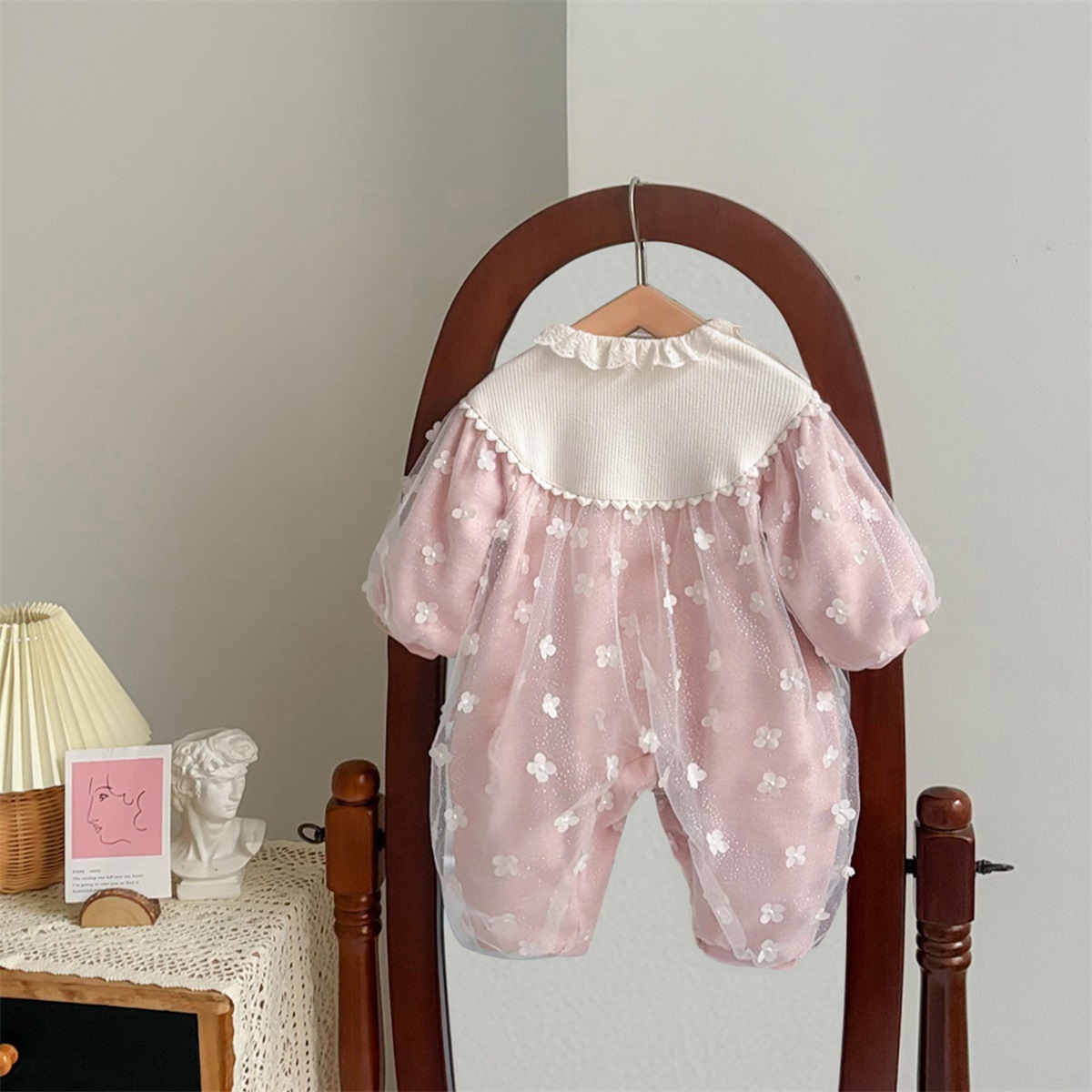 25 春款立體蕾絲花朵包屁衣