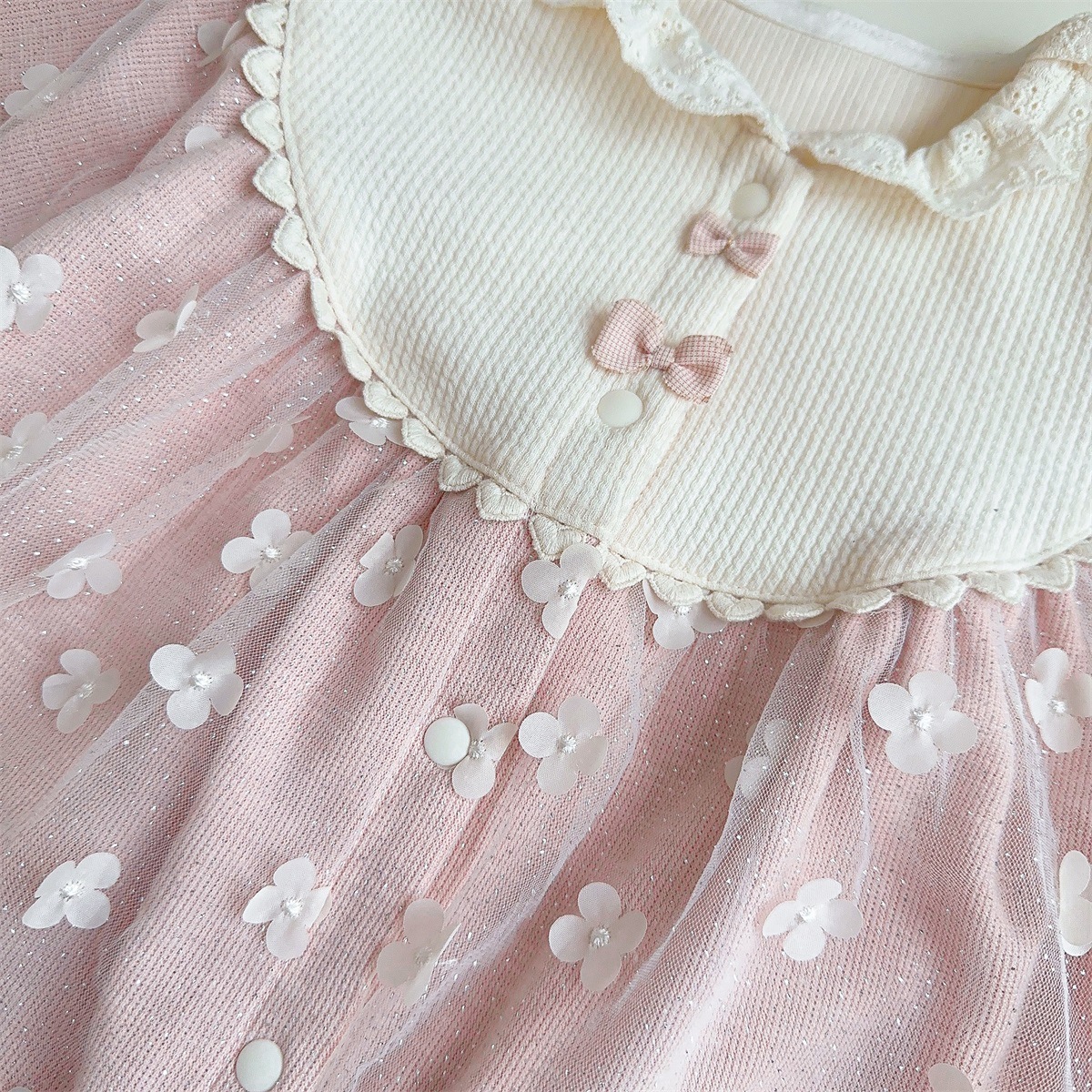 春款立體蕾絲花朵包屁衣排扣