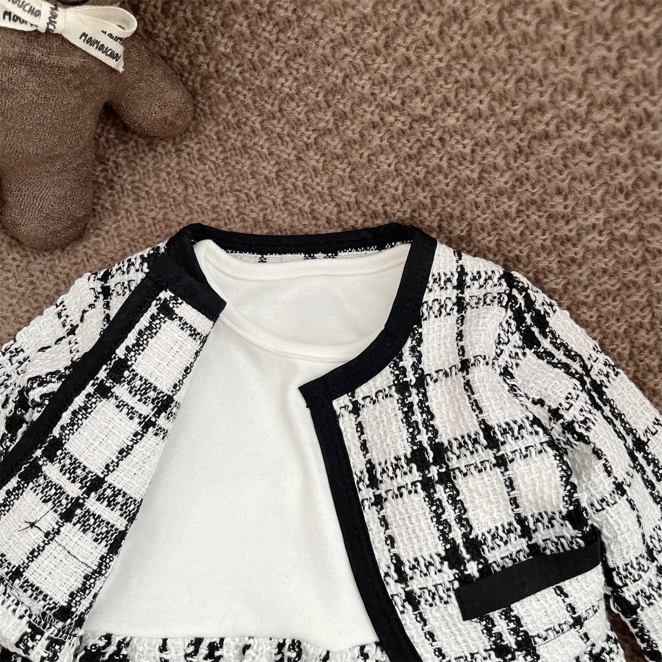 春款小香款兩件式包屁衣領口